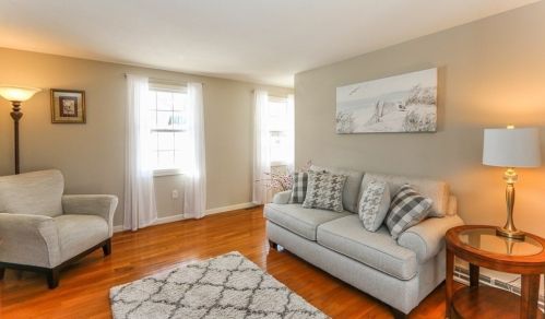 25 Gates Ave, Springfield MA 01118-2302 exterior