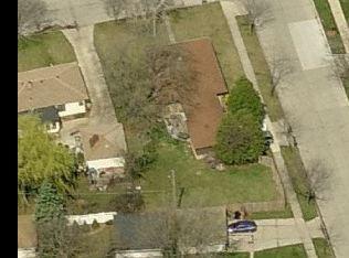 8801 Clovernook Ct, Milwaukee, WI 53224-5335