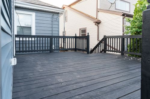 6345 Eddy St, Chicago IL 60641-3246 exterior