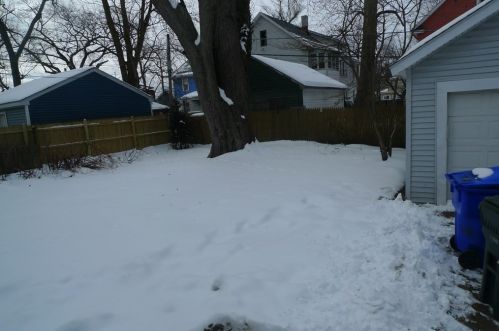 202 Dunmoreland St, Springfield MA 01109-3219 exterior