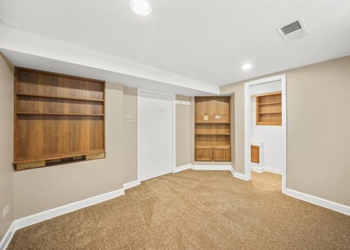 2226 Kedvale Ave, Chicago IL 60629-5708 exterior