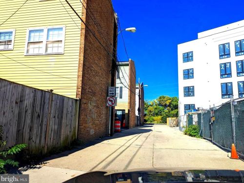 1902 Curtis Ct, Washington, DC 20020-5310