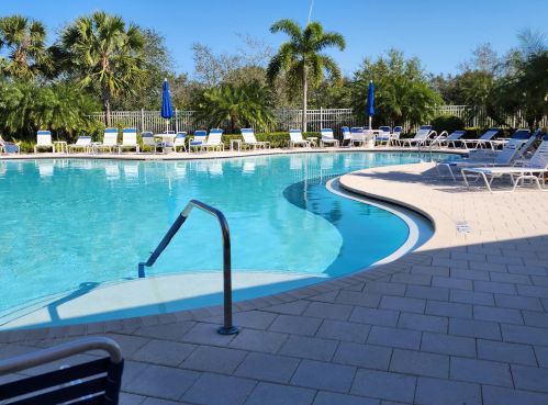 10701 Hartwick Dr, Fort Pierce FL 34987-1924 exterior