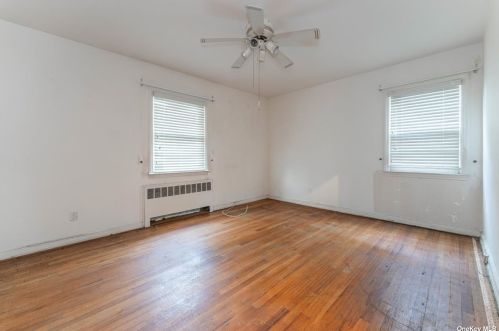 131 Bucknell Rd, Valley Stream NY 11580-5329 exterior