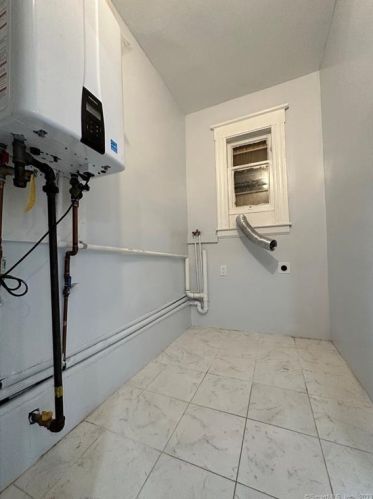 30 West St, New Britain CT  06051-1221 exterior