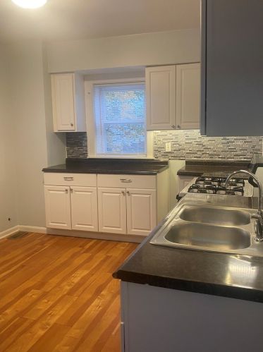 9524 Ln Salle St, Chicago IL 60628-5506 exterior