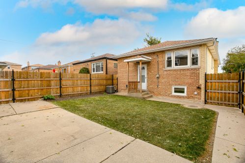 6322 Oak Park Ave, Chicago IL 60638-4018 exterior