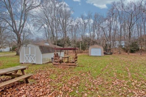 2 Egypt Rd, Ellington CT 06029-2430 exterior