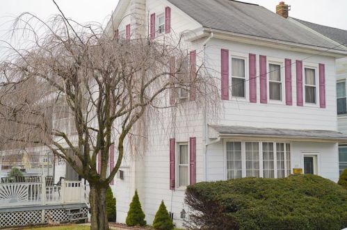 207 Chestnut St, Slatington, PA 18080-1512