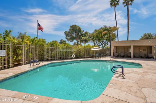 4031 Charter Oak Rd, Phoenix AZ 85032-7470 exterior