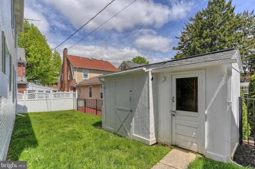 204 Forney Ave, Hanover PA  17331-2919 exterior