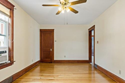 55 6 Ave, Woonsocket RI 02895-4024 exterior