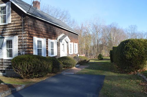 6 Quaker St, Concord, NH 03301-3220