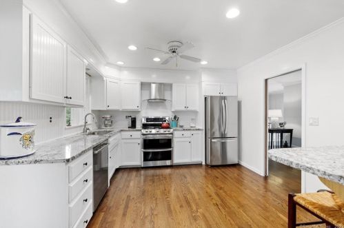 135 Highfield Rd, Wilton CT 06897-3803 exterior