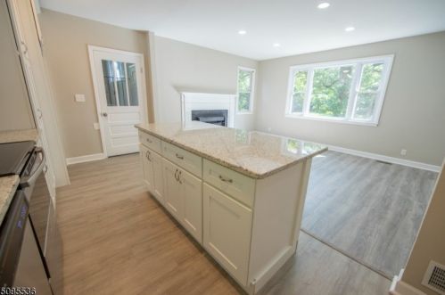 451 River Rd, Rahway NJ  07065-4203 exterior