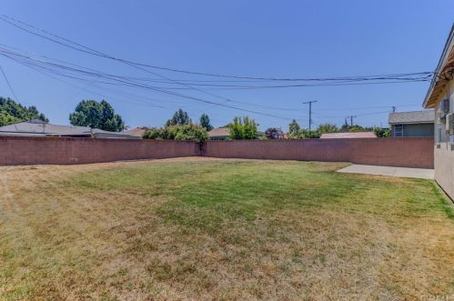 9122 Olive St, Bellflower CA 90706-4518 exterior