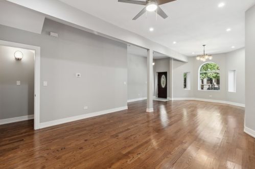 4812 Forrestville Ave, Chicago IL 60653-3425 exterior