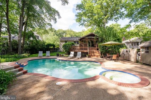 1803 Cool Spg Dr, Alexandria VA 22308-1630 exterior