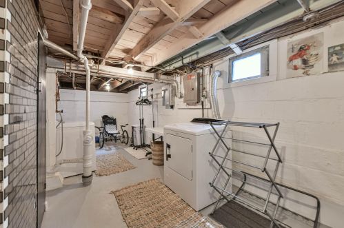 4135 1 Pl, Milwaukee WI 53207-4311 exterior