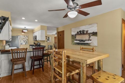 1605 Tarragon Dr, Madison WI  53716-1858 exterior