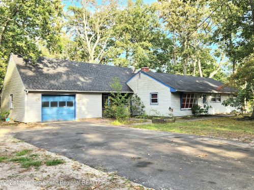 12 Chestnut Ave, Browns Mills, NJ 08015-3219