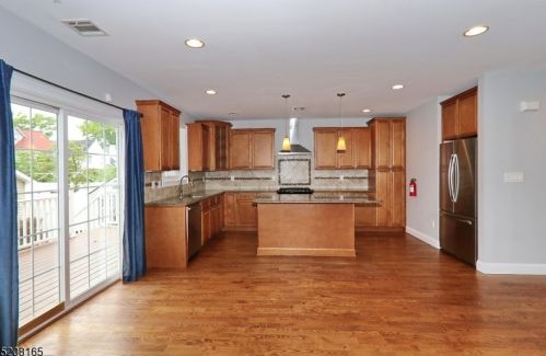 78 Benjamin St, Cranford NJ  07016-2622 exterior