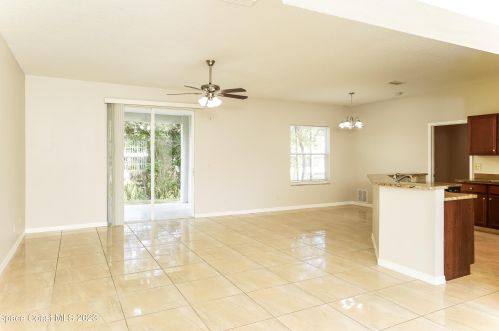 5510 Shannon Dr, Fort Pierce FL  34951-5016 exterior