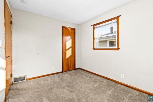 8431 Vinland St, Duluth MN 55810-1449 exterior