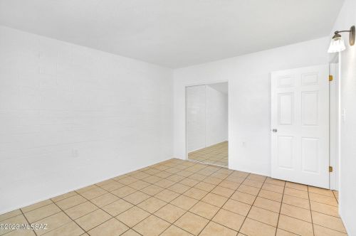 1318 Iowa Dr, Tucson AZ 85706-1415 exterior