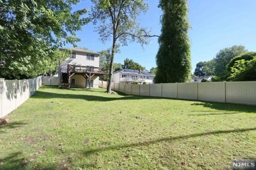 7 Lawrence Ave, Dumont NJ  07628-2708 exterior