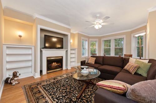 1147 Lill Ave, Chicago, IL 60614-2299