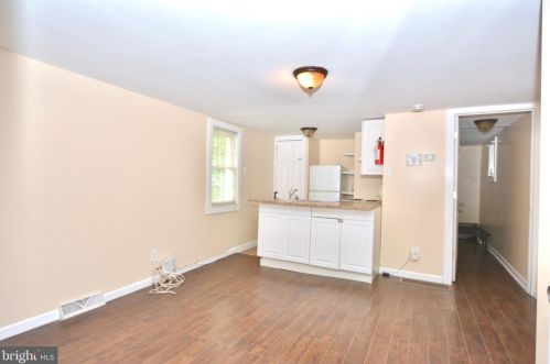 10 Crescent Ave, Trenton, NJ 08638-2102