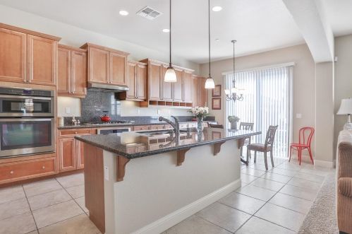 797 Hildebrand Cir, Folsom CA 95630-6309 exterior