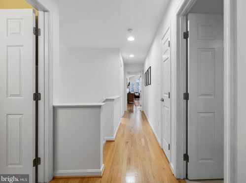 11207 Pavilion Club Ct, Herndon VA exterior