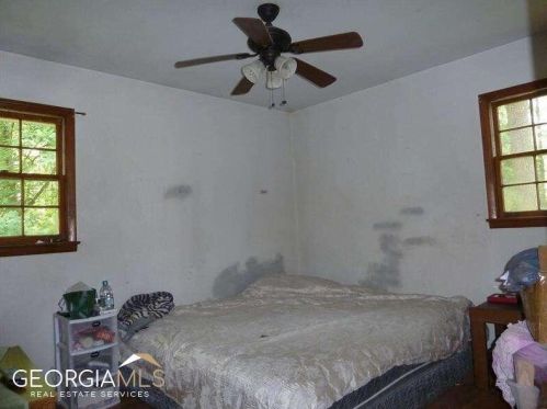 4372 Crk Vly Ct, Atlanta GA 30331-6551 exterior