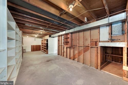 10618 Great Arbor Dr, Rockville MD 20854-4220 exterior