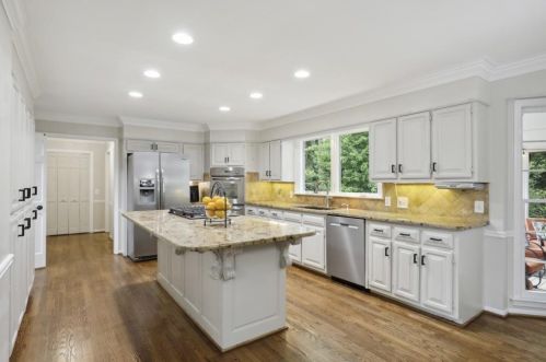 3911 Byrnwyck Pl, Atlanta GA 30319-1600 exterior