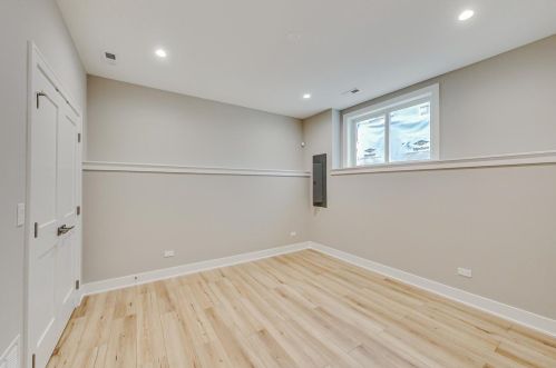 6346 Kenwood Ave, Chicago IL 60619-1427 exterior