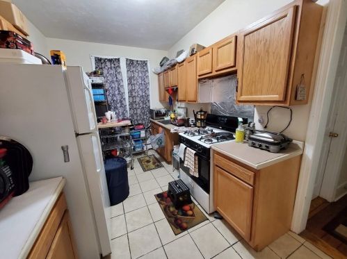 25 Hollywood St, Worcester MA 01610-3257 exterior