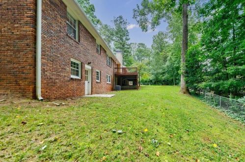 1877 Mercedes Ct, Atlanta GA 30345-3939 exterior