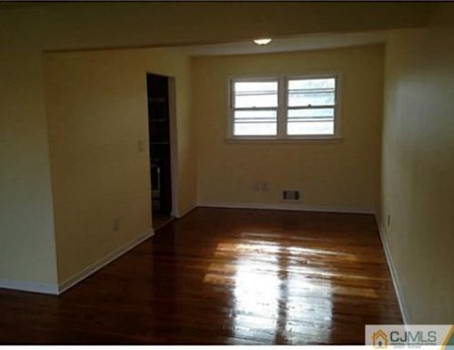 16 Montgomery St, Piscataway NJ  08854-2526 exterior