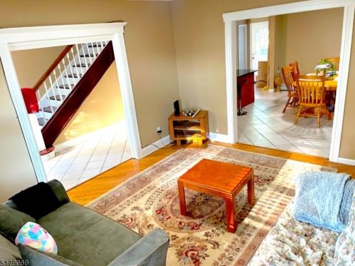 38 Bernard Ave, Edison NJ 08837-3431 exterior