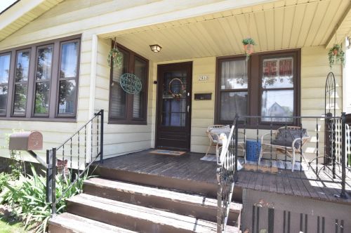 2860 15th Pl, Milwaukee, WI 53215-3717
