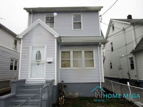 1605 Givan Ave, Bronx, NY 10469-2706