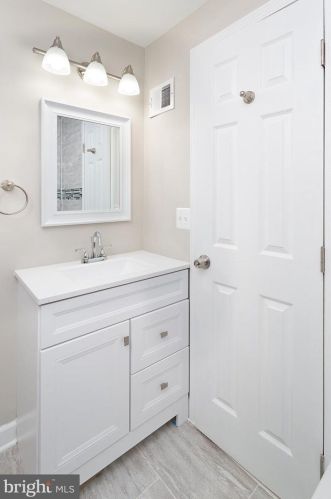 5220 Dix St, Washington DC  20019-6646 exterior