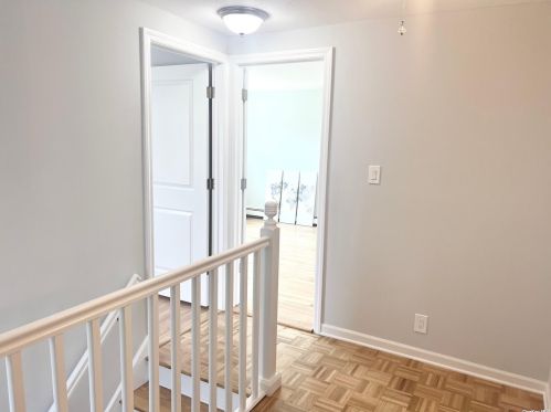 47 22 St, Huntington Station NY 11746-3240 exterior