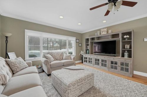 40 Cox Ave, Armonk NY 10504-2016 exterior