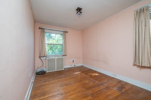 5735 Pocusset St, Pittsburgh PA 15217-2218 exterior