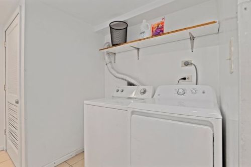 6152 Ellis Ave, Chicago IL 60637-2614 exterior