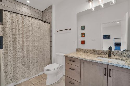 5563 Berlin Way, Pittsburgh PA  15201 exterior